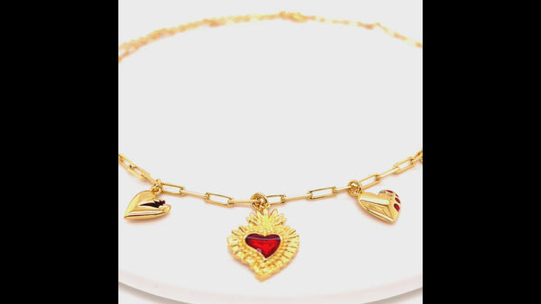 A 360 video of our Heart Phases Charm Necklace.